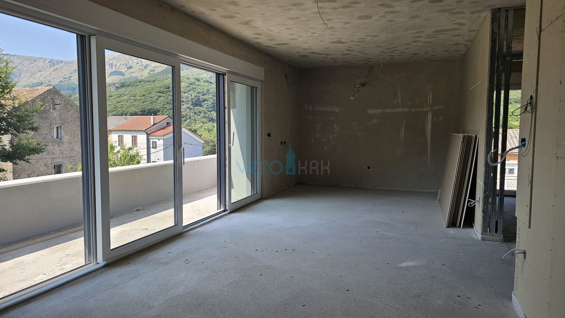 Otok Krk, Baška, okolica, dvosobni stan 65m2, prvi kat,  za prodaju