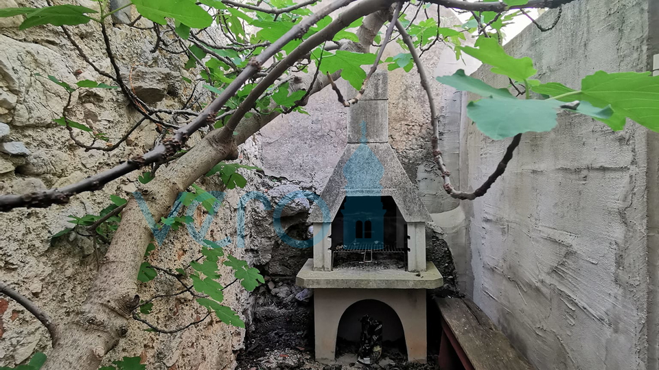 Punat, Stara Baška, Reihenhaus aus Stein, Aussicht, 200 m zum Meer, zu verkaufen