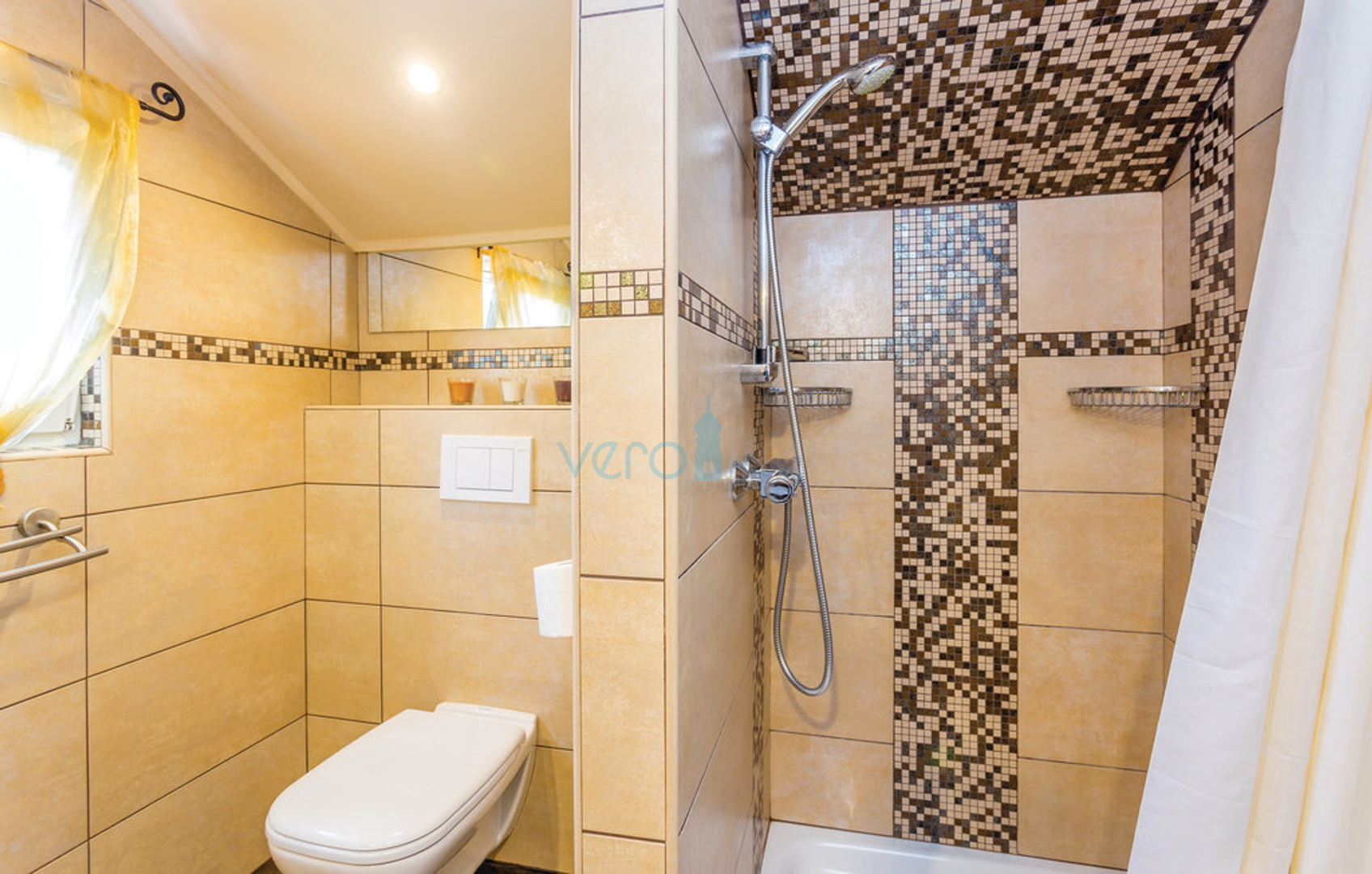 Otok Krk, Dobrinj, atraktivna kuća za pravi odmor na otoku, prodaja