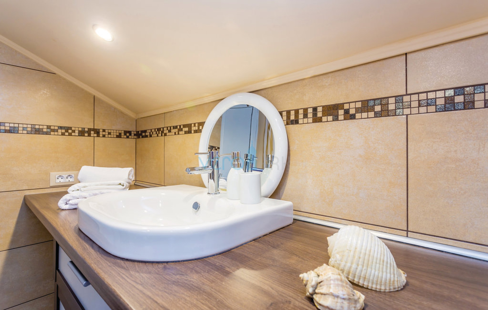 Otok Krk, Dobrinj, atraktivna kuća za pravi odmor na otoku, prodaja