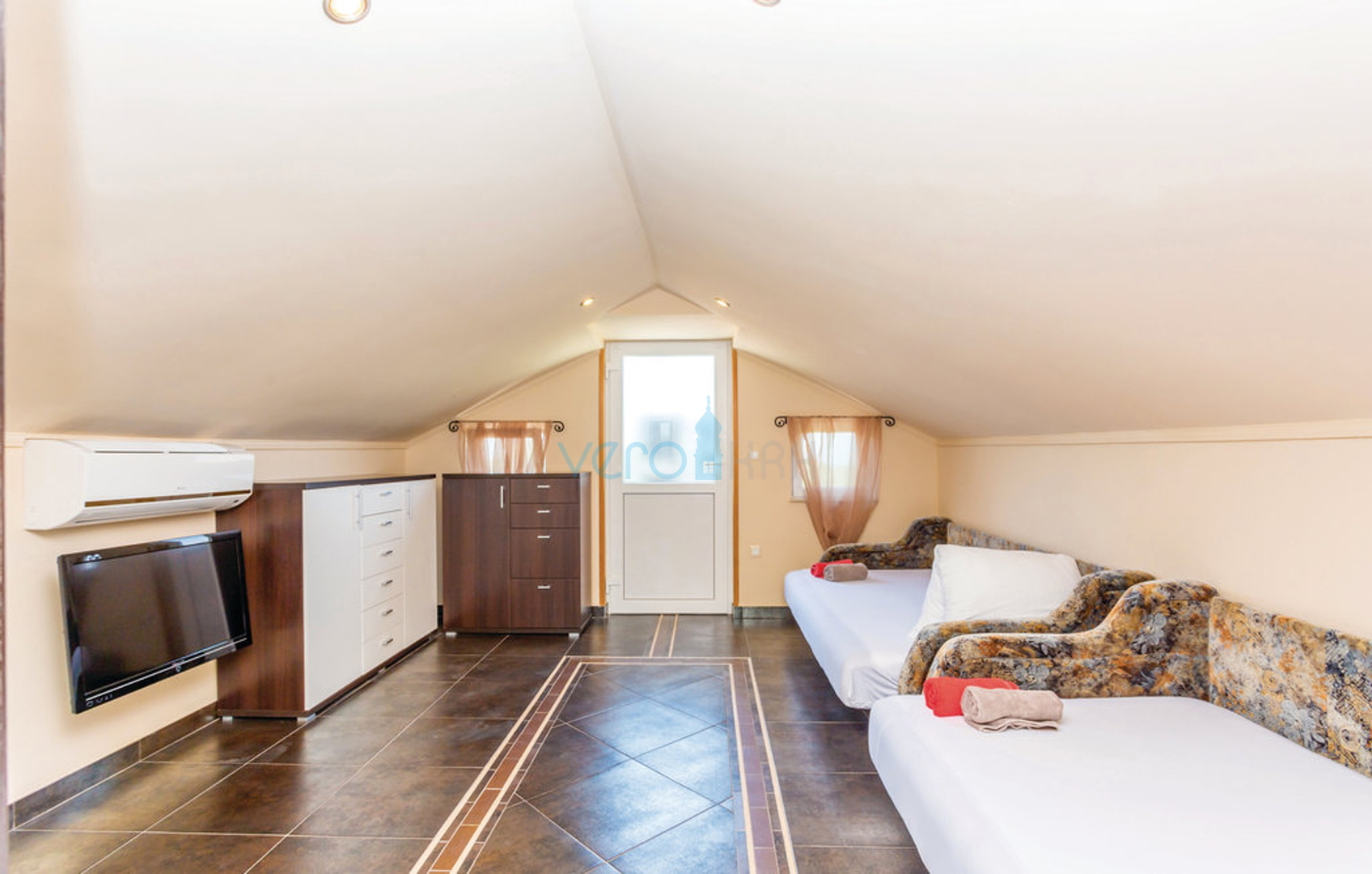 Otok Krk, Dobrinj, atraktivna kuća za pravi odmor na otoku, prodaja