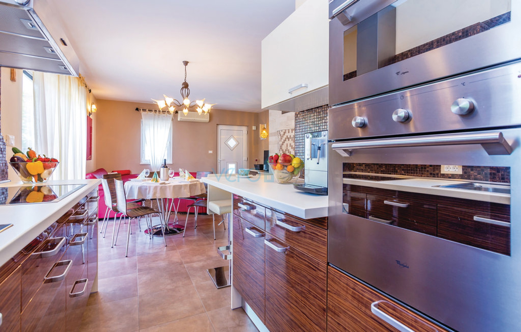 Otok Krk, Dobrinj, atraktivna kuća za pravi odmor na otoku, prodaja