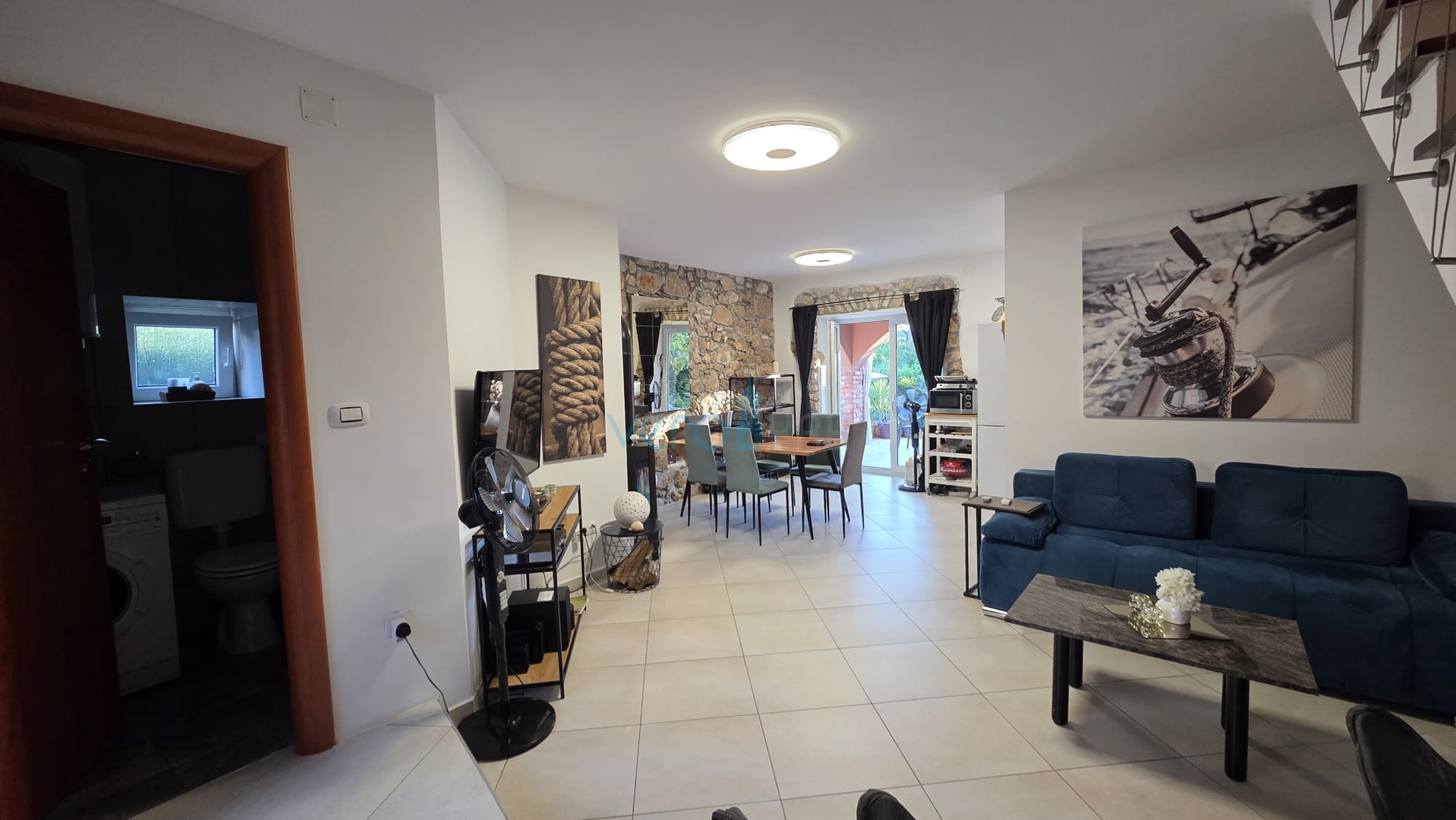 Otok Krk, Dobrinj, okolica, Renovirana kamena kuća sa bazenom, prodaja