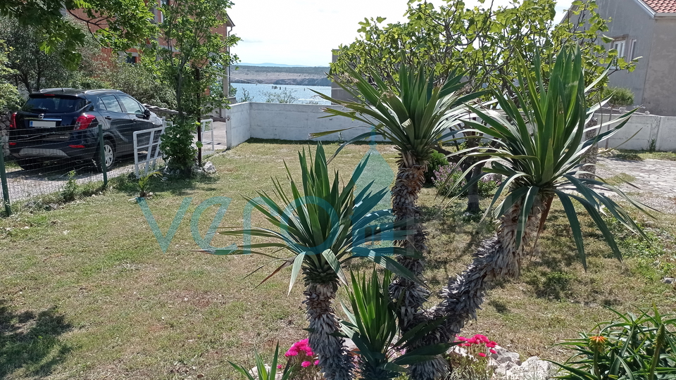 Crikvenica, Jadranovo, appartamento di 73 m2 al piano terra con vista mare e ampio giardino, vendita