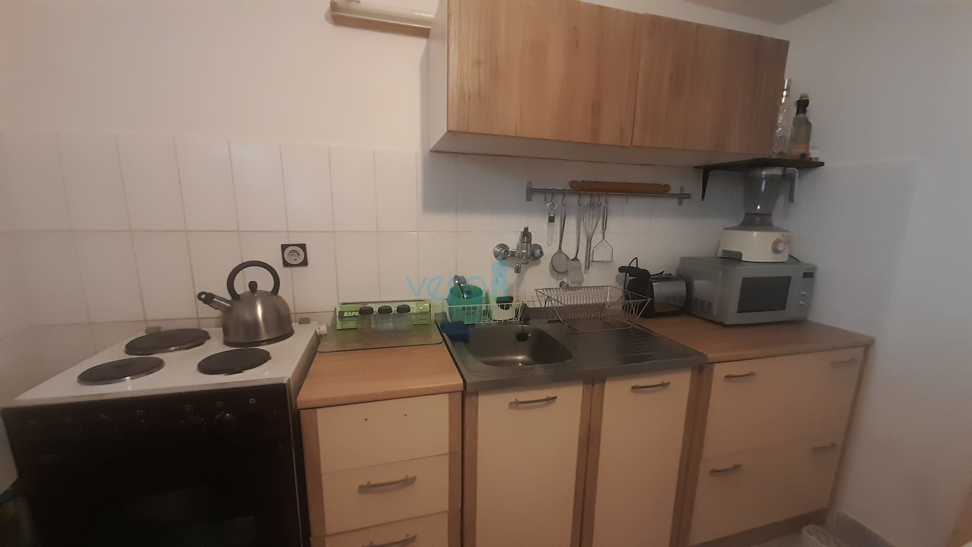 Njivice, otok Krk, dvojna kuća sa 3 apartmana, okućnica, pogled na more, prodaja