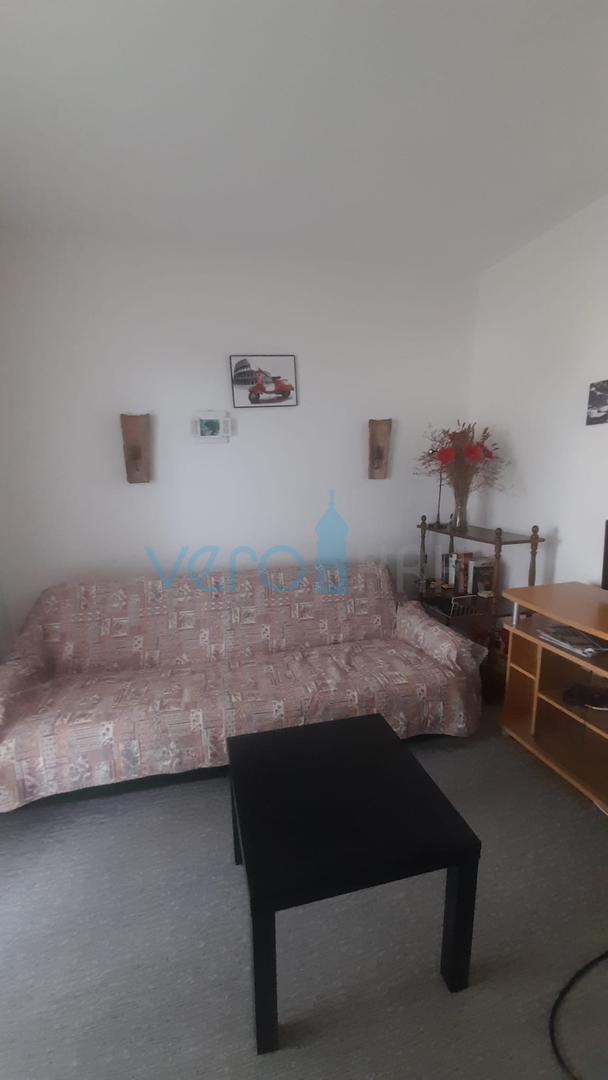 Njivice, otok Krk, dvojna kuća sa 3 apartmana, okućnica, pogled na more, prodaja