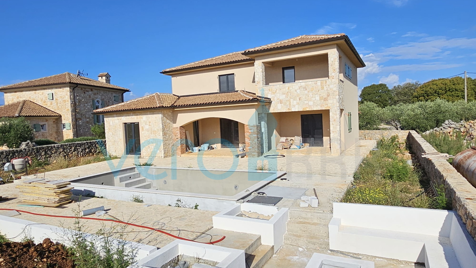 Otok Krk, grad Krk, okolica, Samostojeća vila 228m2 sa bazenom i okućnicom, prodaja