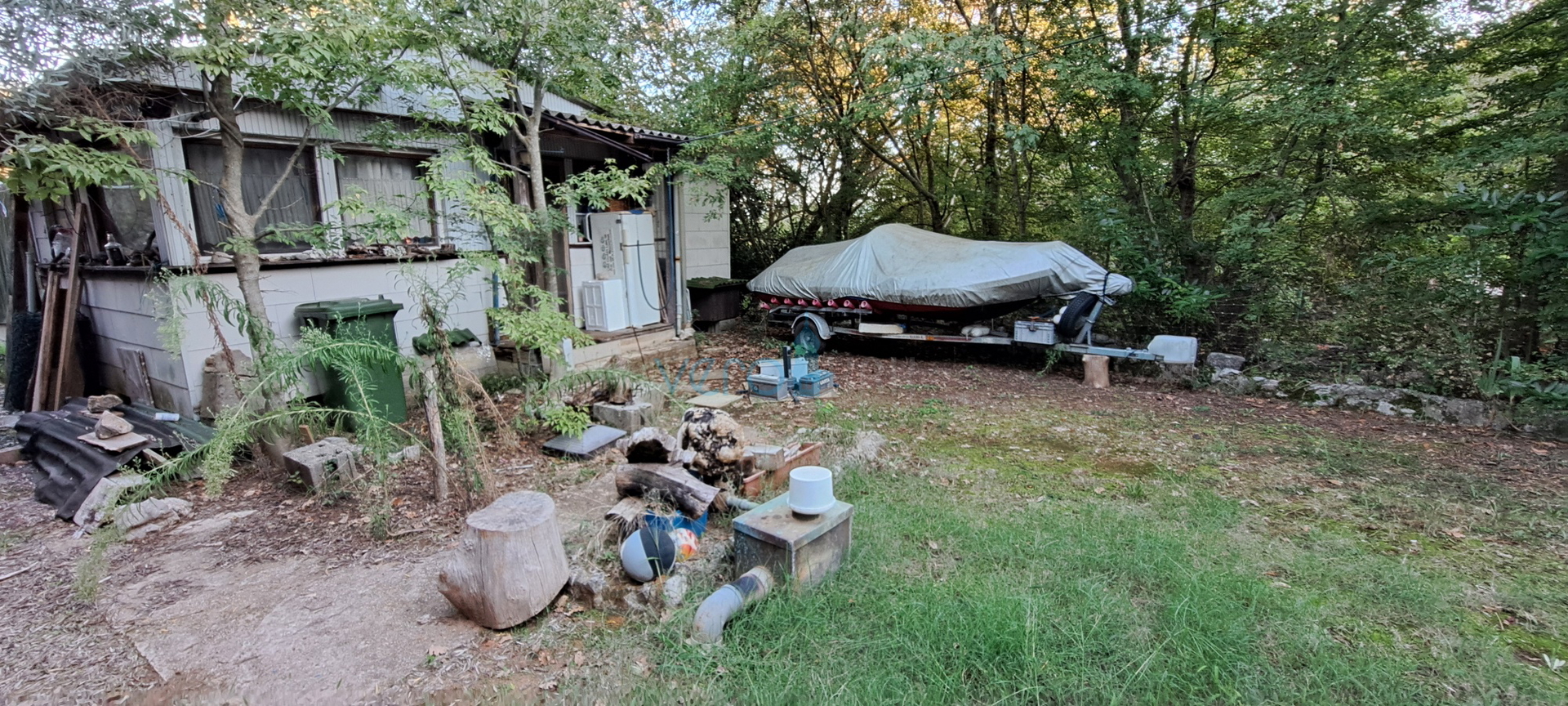 Otok Krk, Vrbnik, okolica, građevinsko zemljište 885 m2 sa građevinskom dozvolom, prodaja