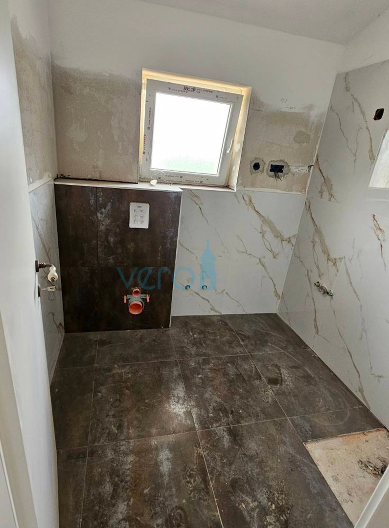 Vrbnik, Risika, Dvojna kuća 150m2 sa bazenom, prodaja