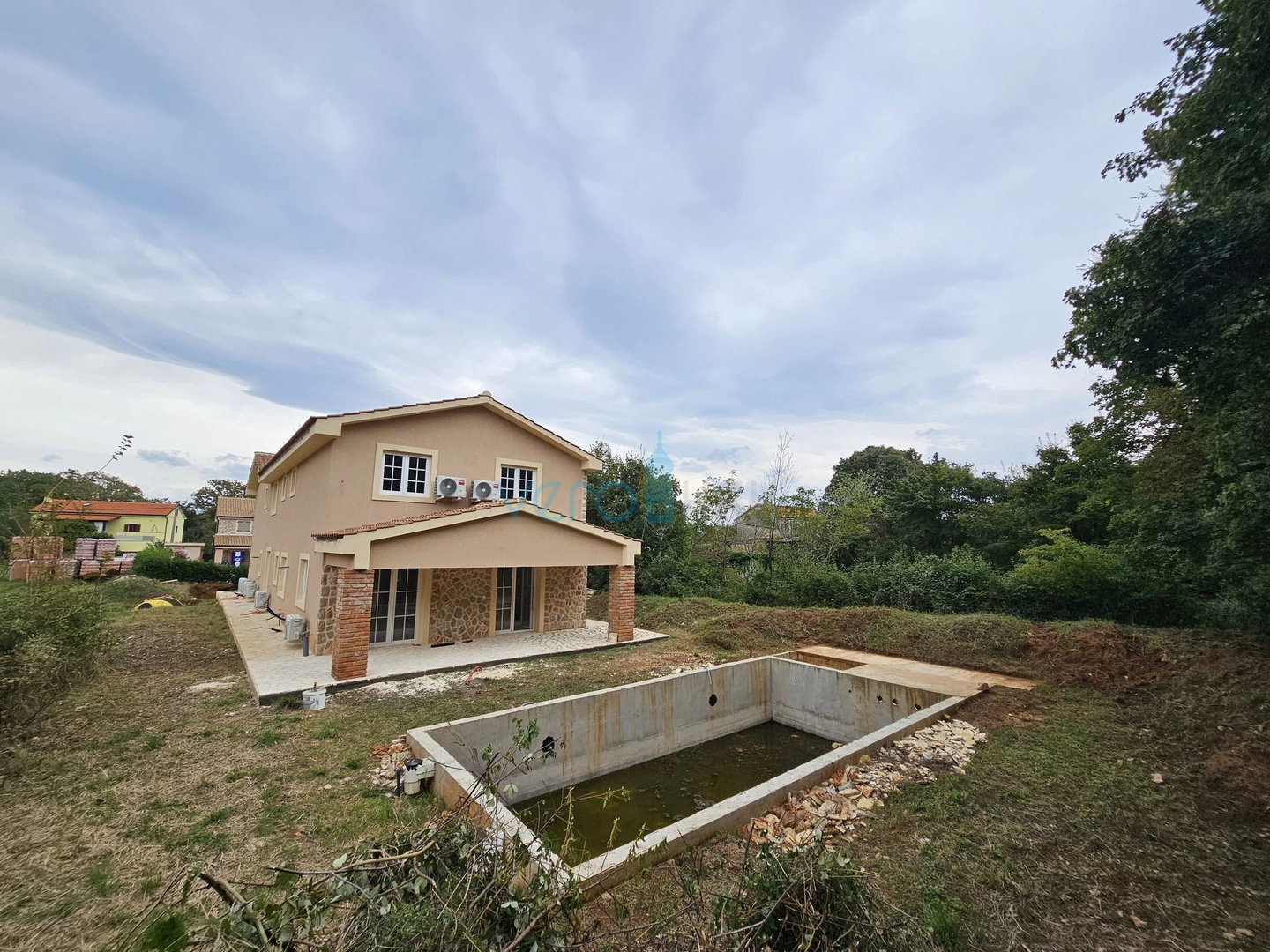 Vrbnik, Risika, Dvojna kuća 150m2 sa bazenom, prodaja