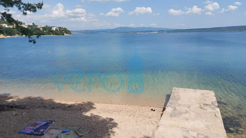 Umgebung von Zadar, Posedarje, Etage eines Hauses mit zwei Wohnungen und Meerblick, 200 m zum Strand, zu verkaufen