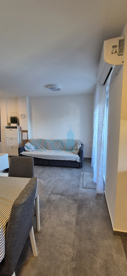 Otok Krk,Malinska,okolica,dvosoban stan u prizemlju,jakuzzi,okućnica,prodaja