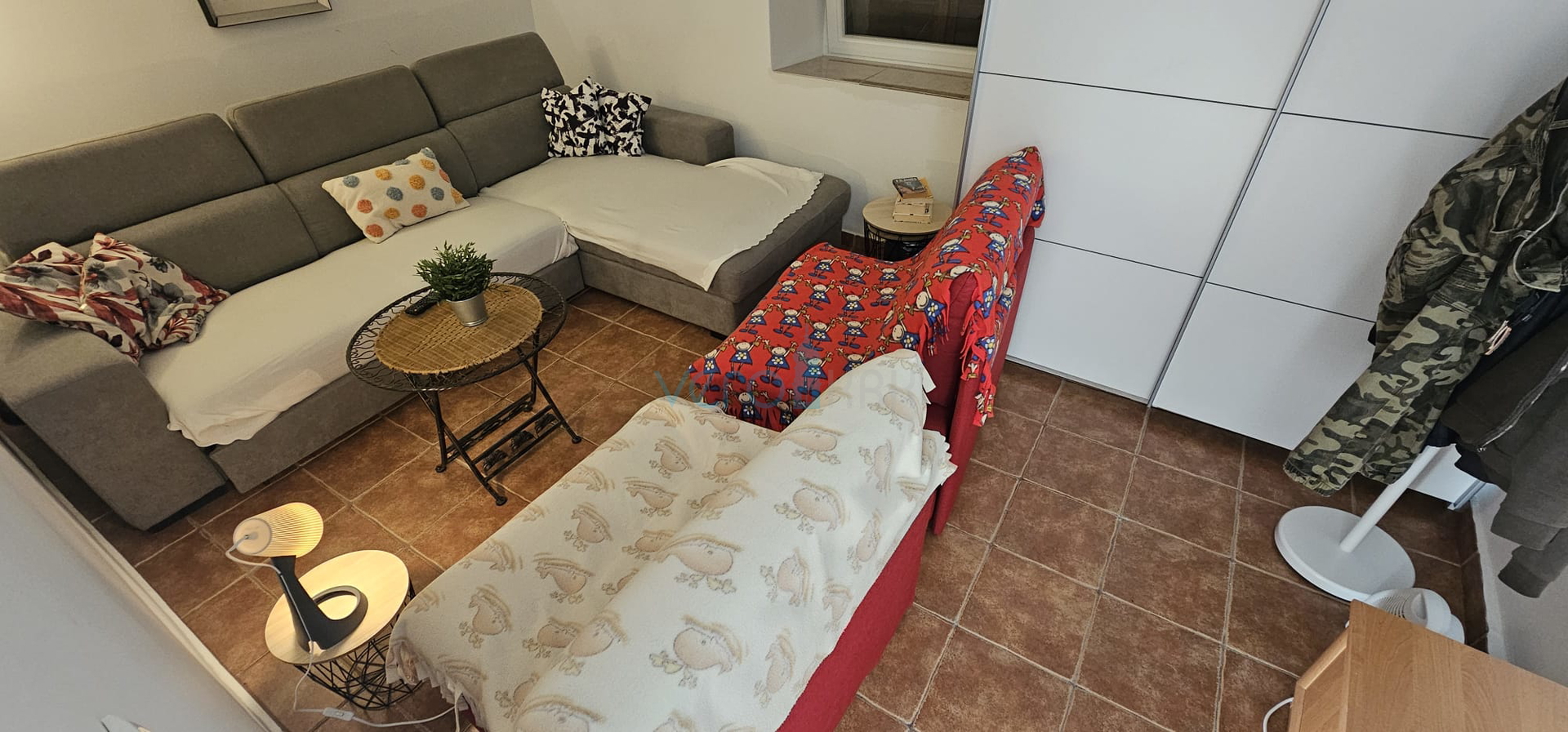 Krk, Punat, Renoviran i uređen stan 29 m2 u staroj jezgri grada na 1. katu, prodaja