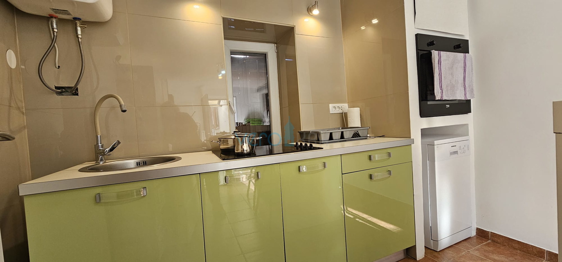 Krk, Punat, Renoviran i uređen stan 29 m2 u staroj jezgri grada na 1. katu, prodaja