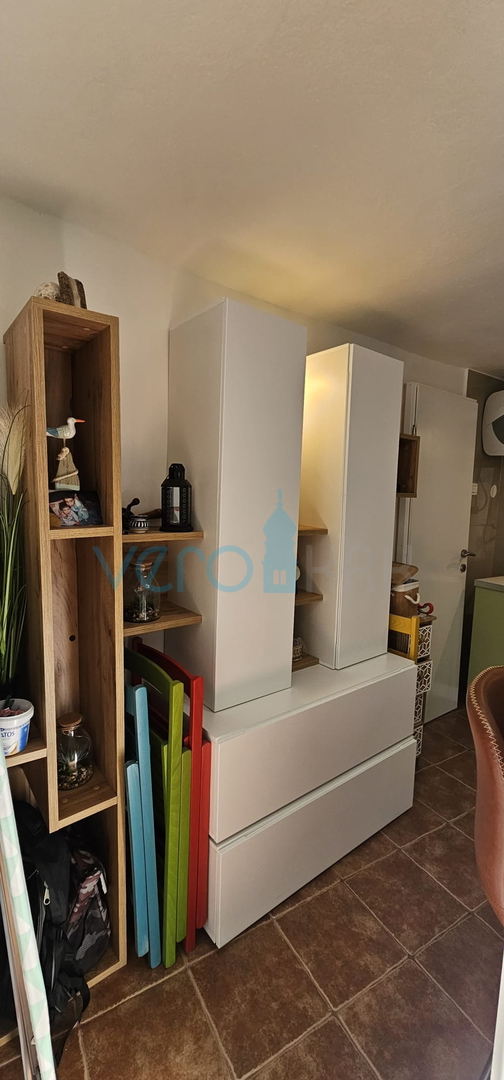 Krk, Punat, Renoviran i uređen stan 29 m2 u staroj jezgri grada na 1. katu, prodaja