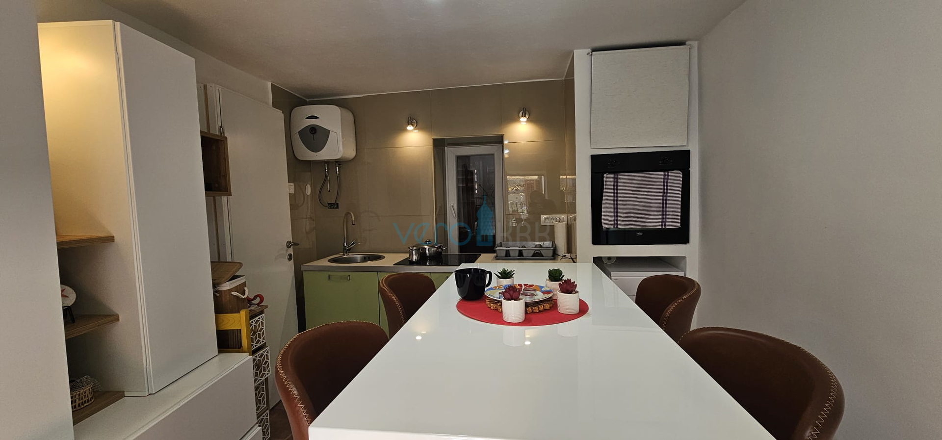 Krk, Punat, Renoviran i uređen stan 29 m2 u staroj jezgri grada na 1. katu, prodaja