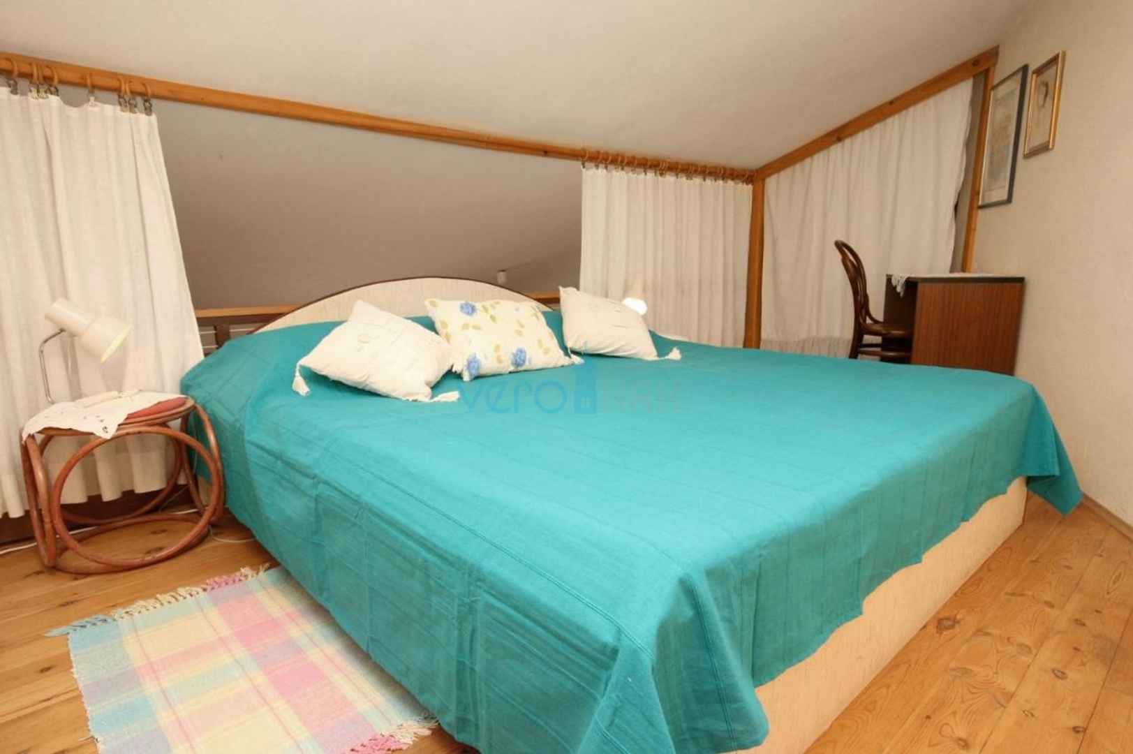Island Krk, Malinska, Detached apartment house with 7 units, 450m to the sea, for sale