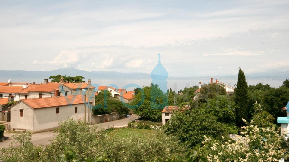 Otok Krk, Malinska Centar, Samostojeća apartmanska kuća sa 7 jedinica, 450 m do mora, prodaja