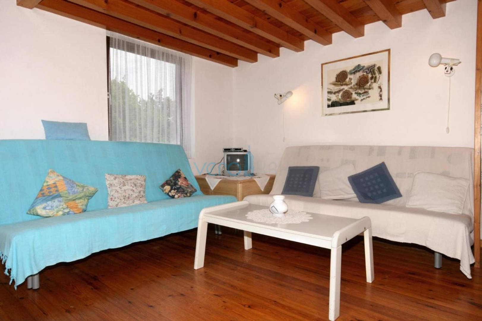 Island Krk, Malinska, Detached apartment house with 7 units, 450m to the sea, for sale