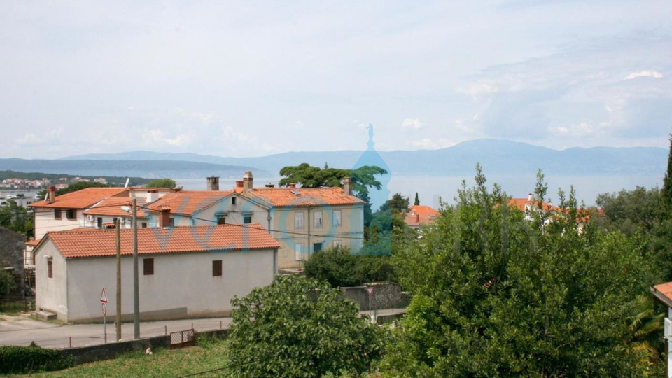 Otok Krk, Malinska Centar, Samostojeća apartmanska kuća sa 7 jedinica, 450 m do mora, prodaja