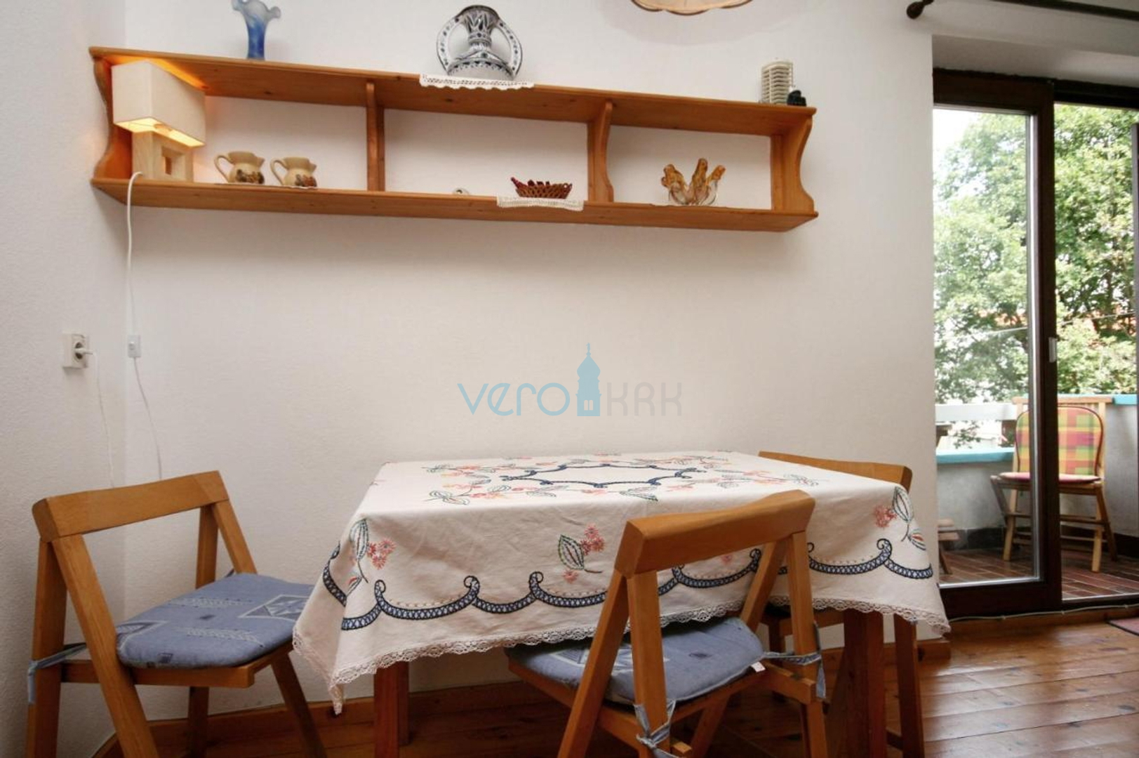 Island Krk, Malinska, Detached apartment house with 7 units, 450m to the sea, for sale