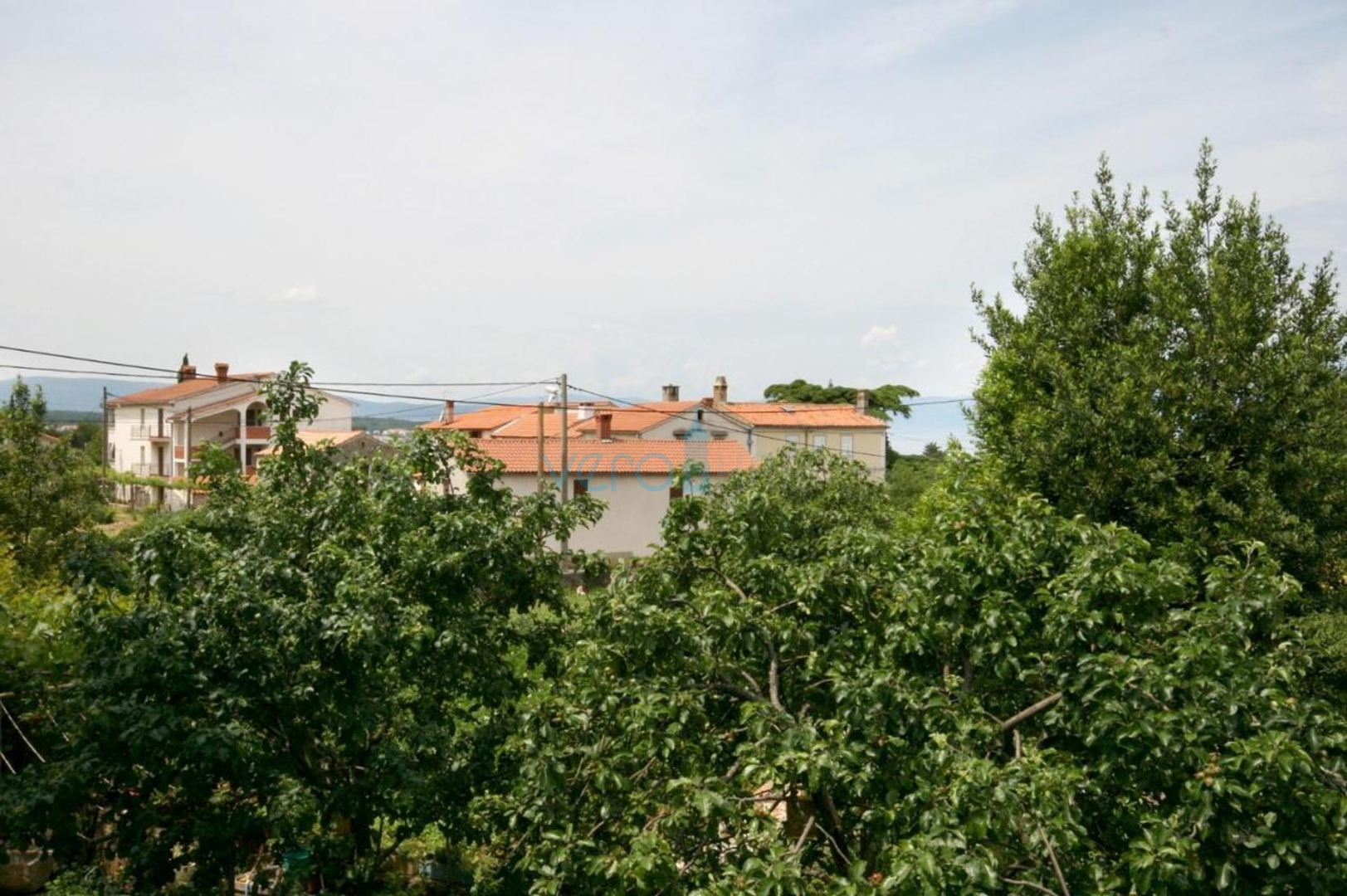 Island Krk, Malinska, Detached apartment house with 7 units, 450m to the sea, for sale