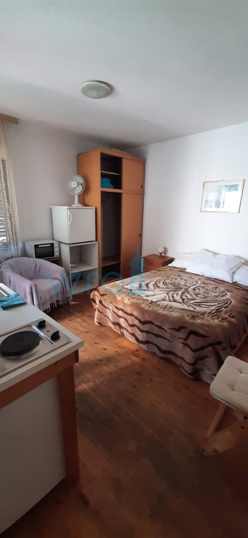 Island Krk, Malinska, Detached apartment house with 7 units, 450m to the sea, for sale