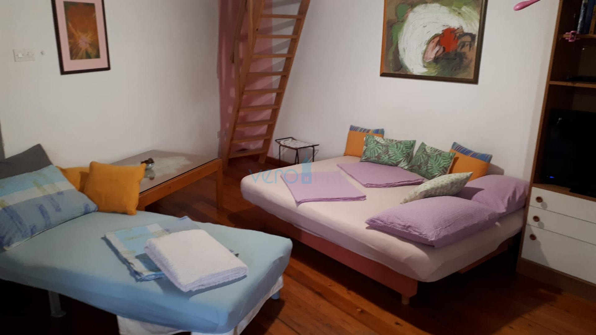 Island Krk, Malinska, Detached apartment house with 7 units, 450m to the sea, for sale
