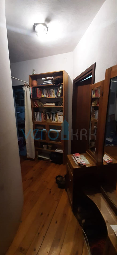 Island Krk, Malinska, Detached apartment house with 7 units, 450m to the sea, for sale