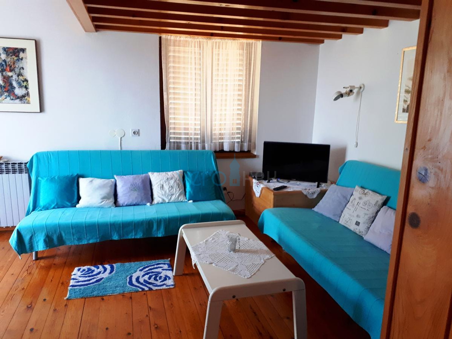 Island Krk, Malinska, Detached apartment house with 7 units, 450m to the sea, for sale