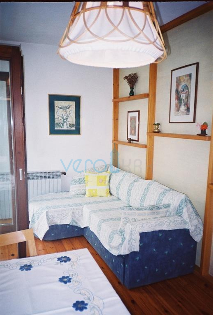 Island Krk, Malinska, Detached apartment house with 7 units, 450m to the sea, for sale