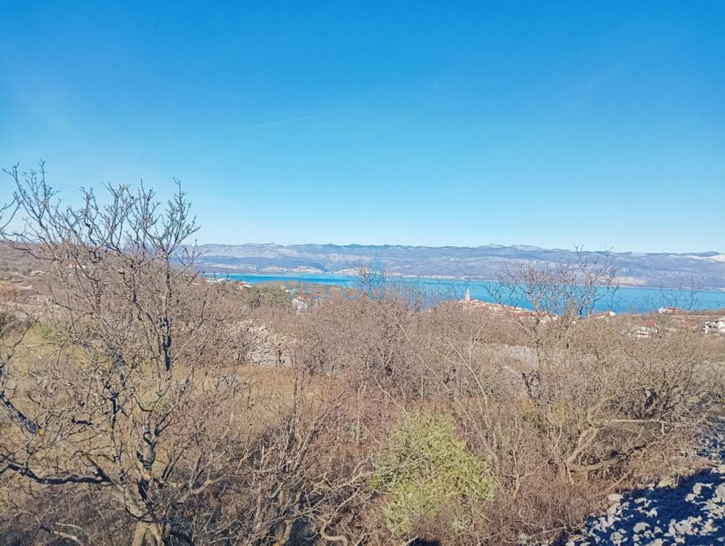 Vrbnik,otok Krk,građevinsko zemljište 3136 m2,pogled na more,prodaja