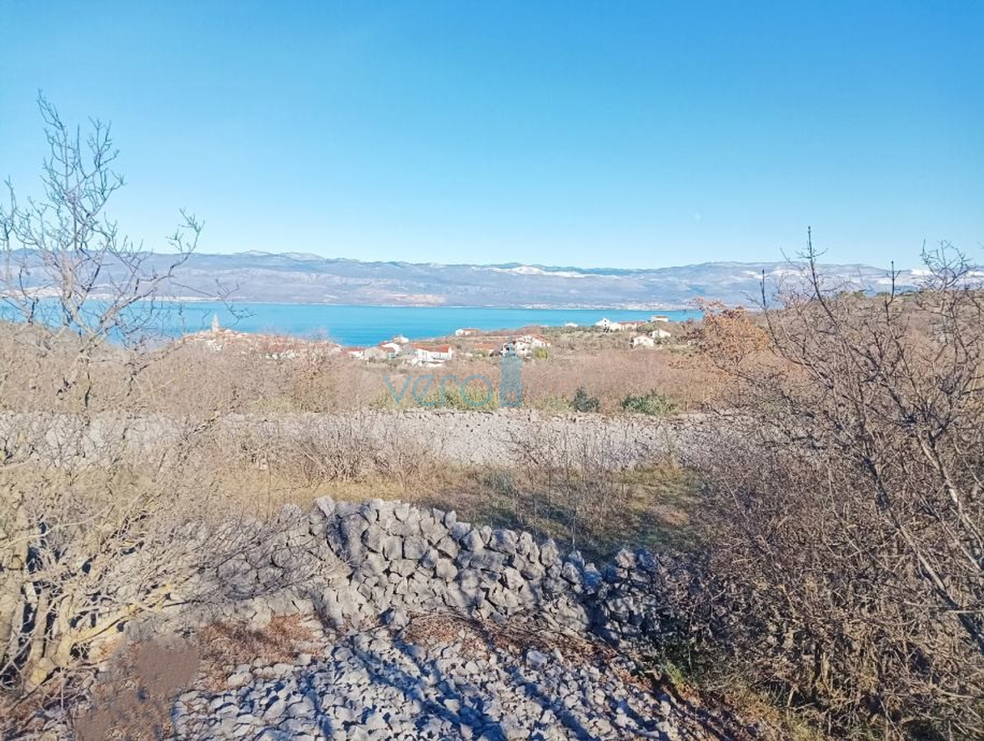 Vrbnik,otok Krk,građevinsko zemljište 3136 m2,pogled na more,prodaja