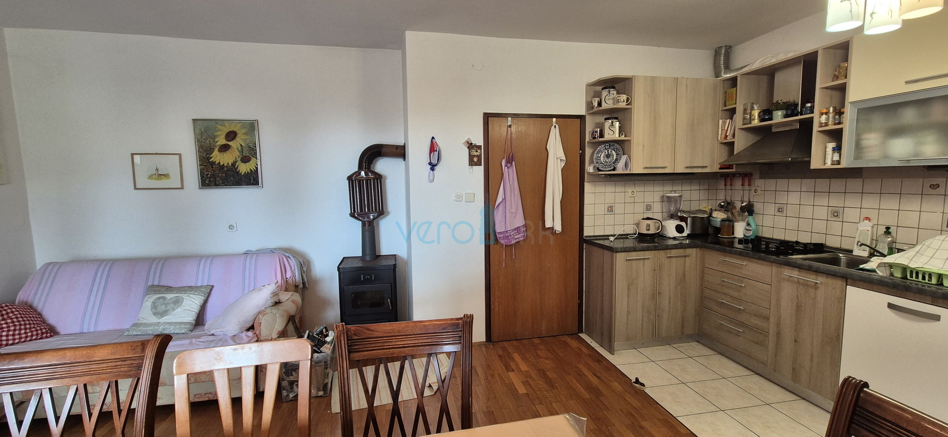 Grad Krk, otok Krk, dvojna kuća sa 3 apartmana, pogled, okućnica, prodaja