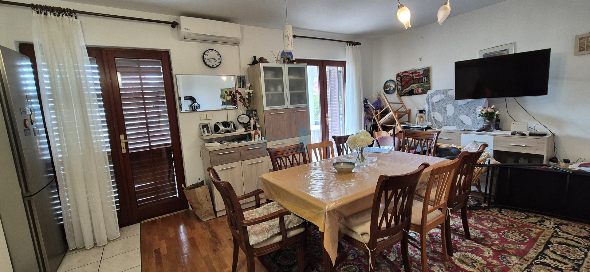 Grad Krk, otok Krk, dvojna kuća sa 3 apartmana, pogled, okućnica, prodaja