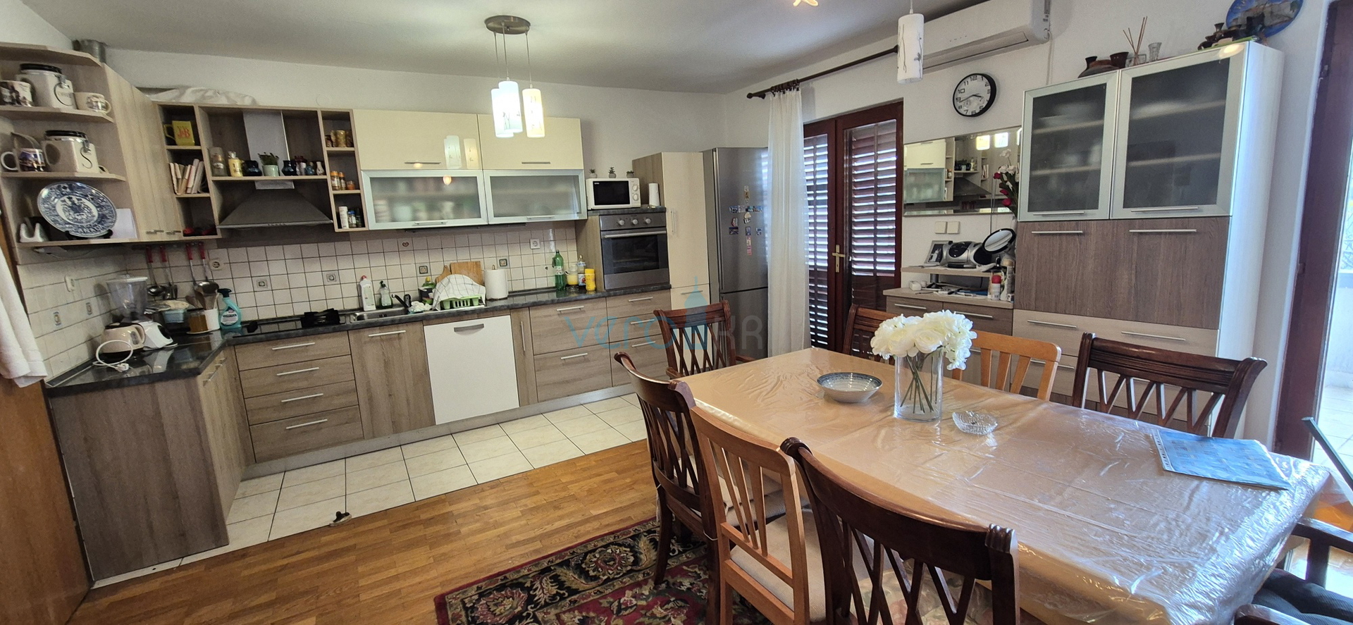 Grad Krk, otok Krk, dvojna kuća sa 3 apartmana, pogled, okućnica, prodaja