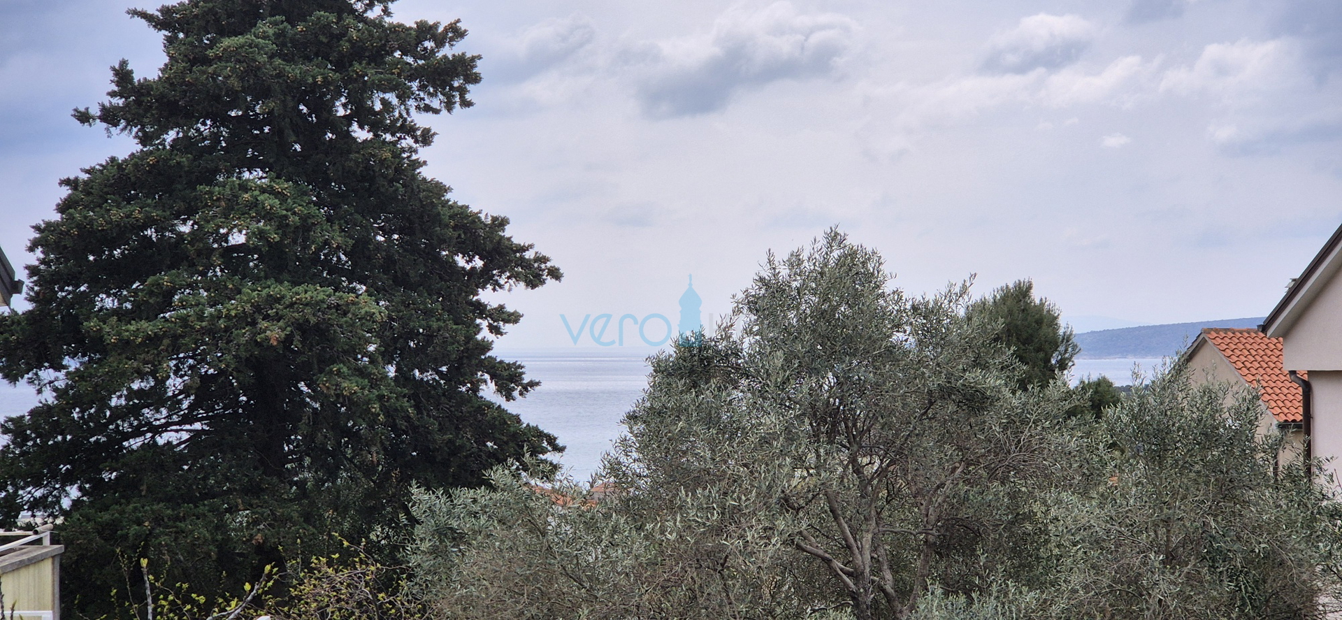 Grad Krk, otok Krk, dvojna kuća sa 3 apartmana, pogled, okućnica, prodaja