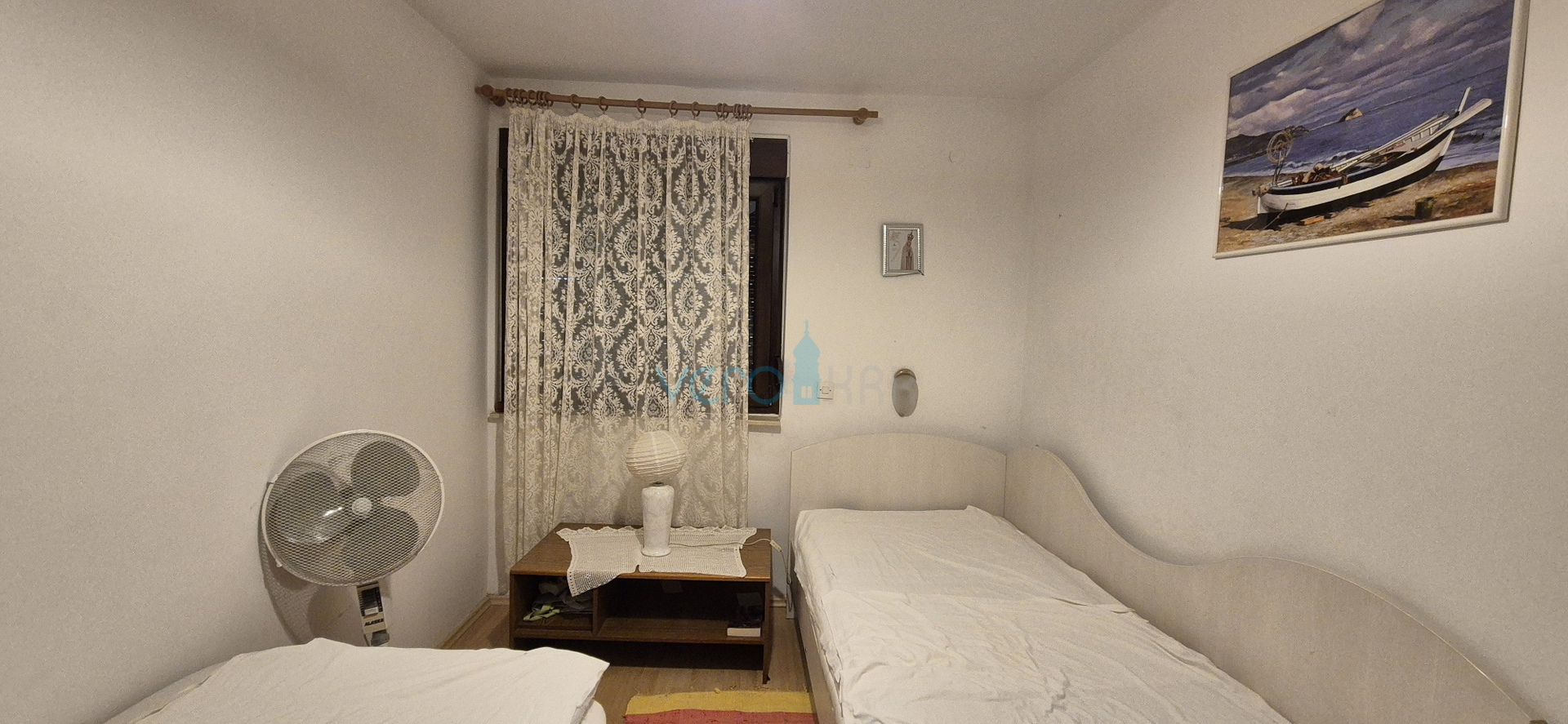 Grad Krk, otok Krk, dvojna kuća sa 3 apartmana, pogled, okućnica, prodaja