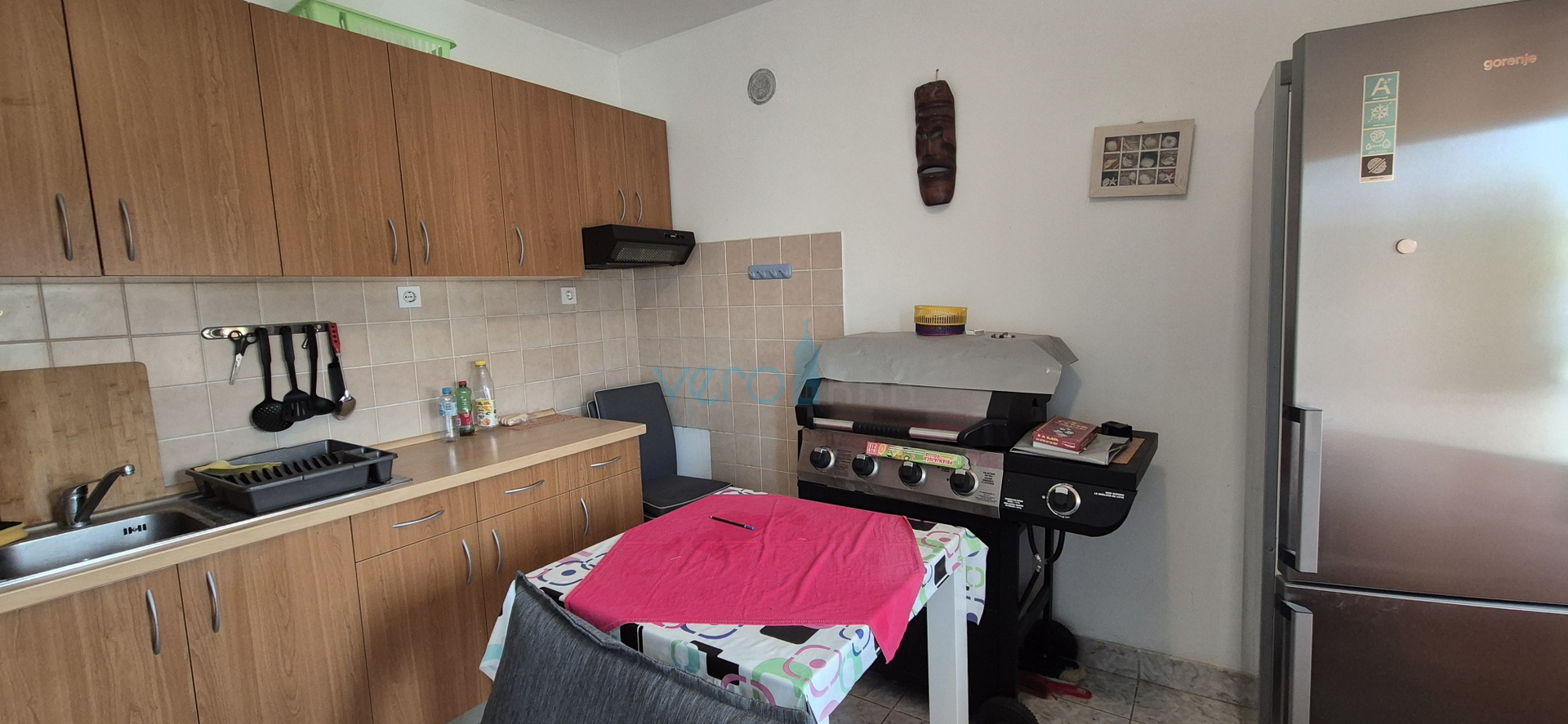 Grad Krk, otok Krk, dvojna kuća sa 3 apartmana, pogled, okućnica, prodaja