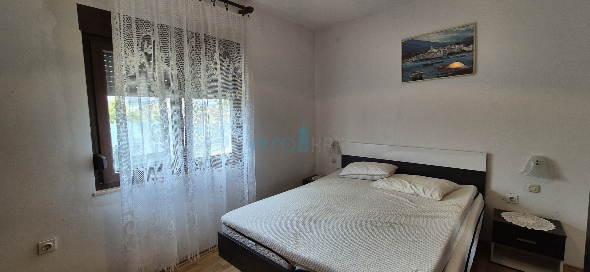 Grad Krk, otok Krk, dvojna kuća sa 3 apartmana, pogled, okućnica, prodaja