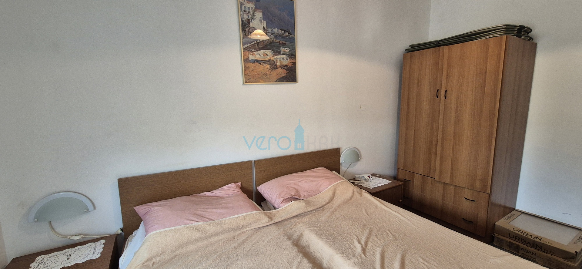 Grad Krk, otok Krk, dvojna kuća sa 3 apartmana, pogled, okućnica, prodaja
