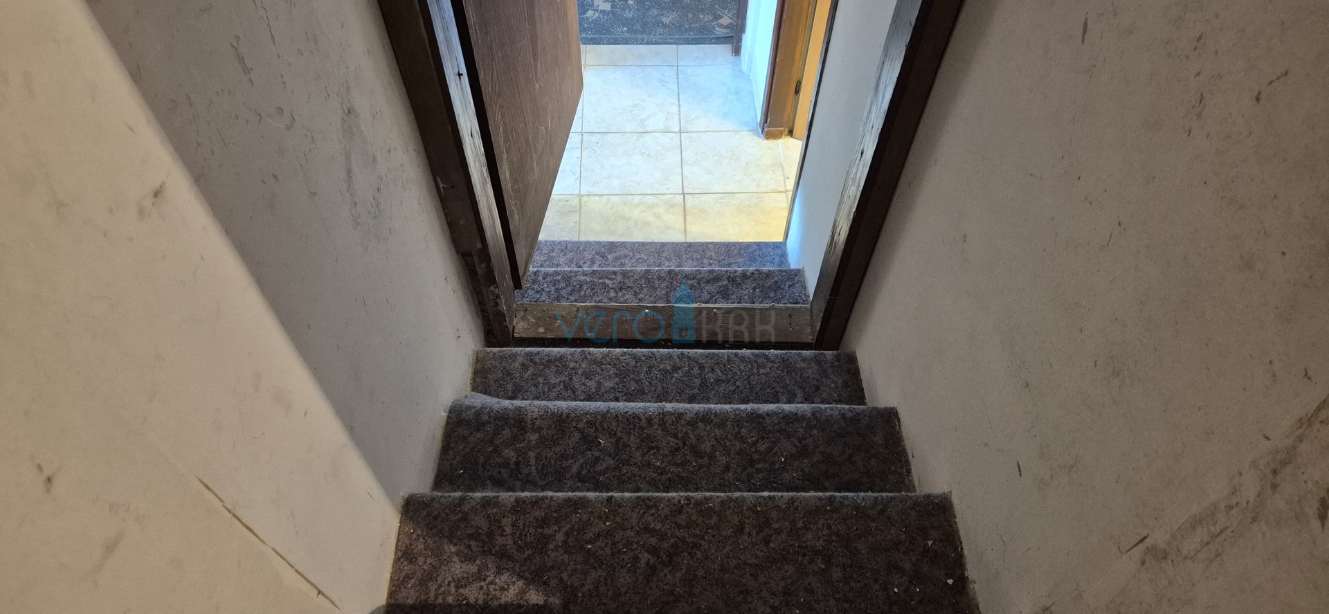 Grad Krk, otok Krk, dvojna kuća sa 3 apartmana, pogled, okućnica, prodaja