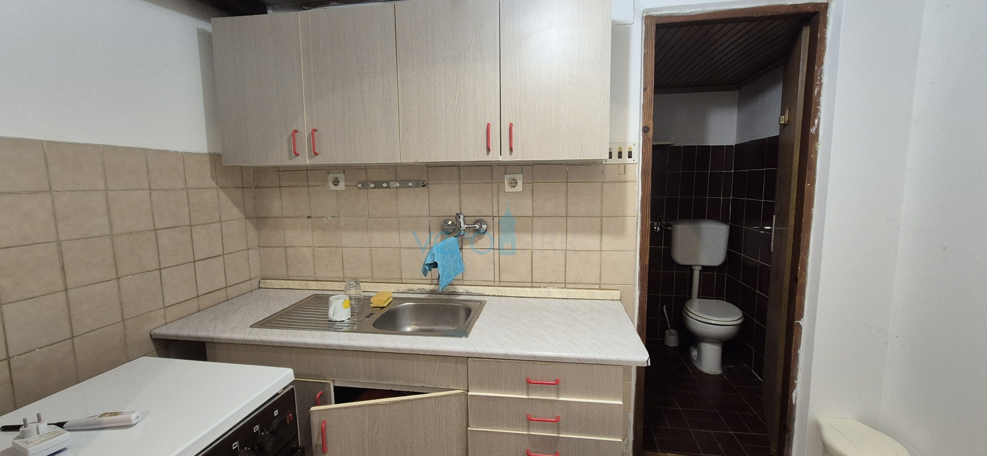 Grad Krk, otok Krk, dvojna kuća sa 3 apartmana, pogled, okućnica, prodaja