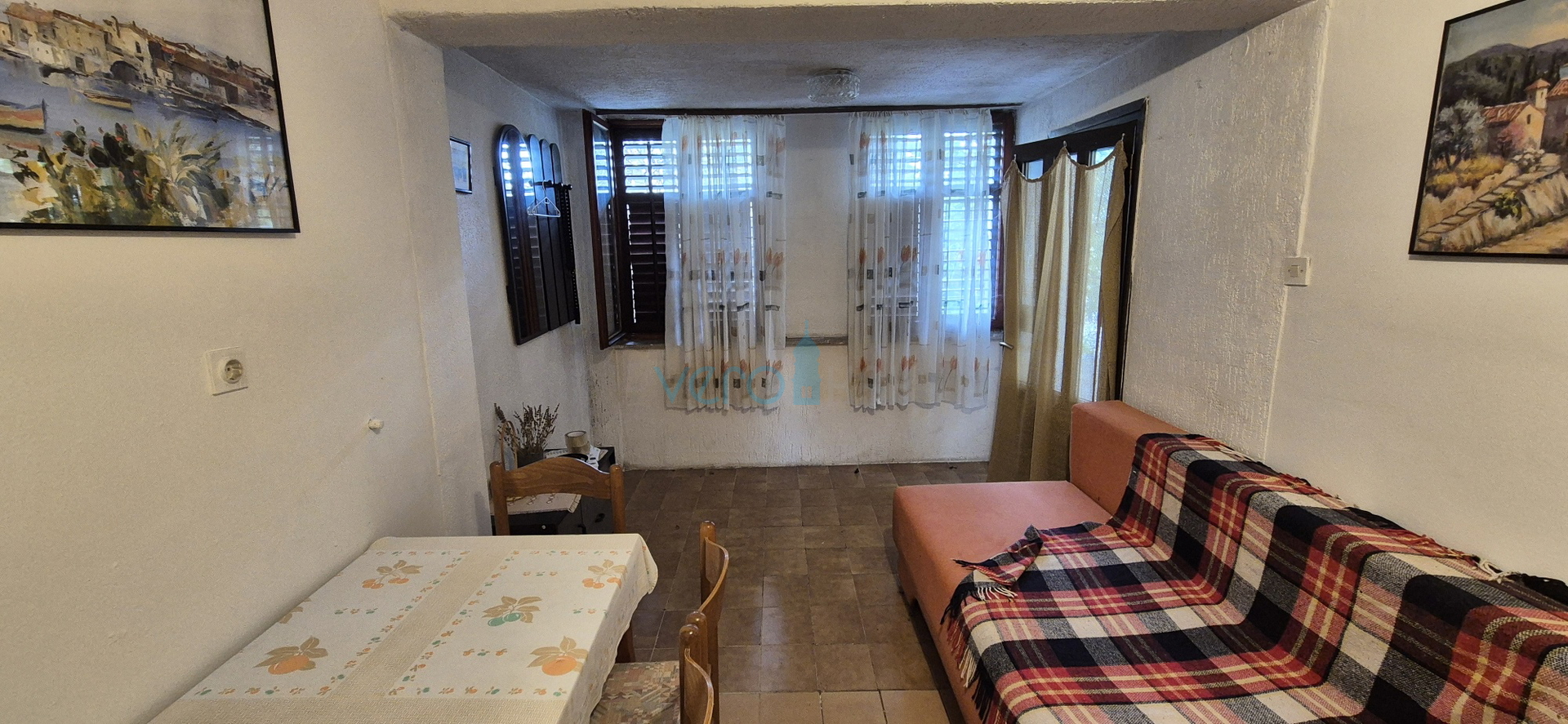 Grad Krk, otok Krk, dvojna kuća sa 3 apartmana, pogled, okućnica, prodaja