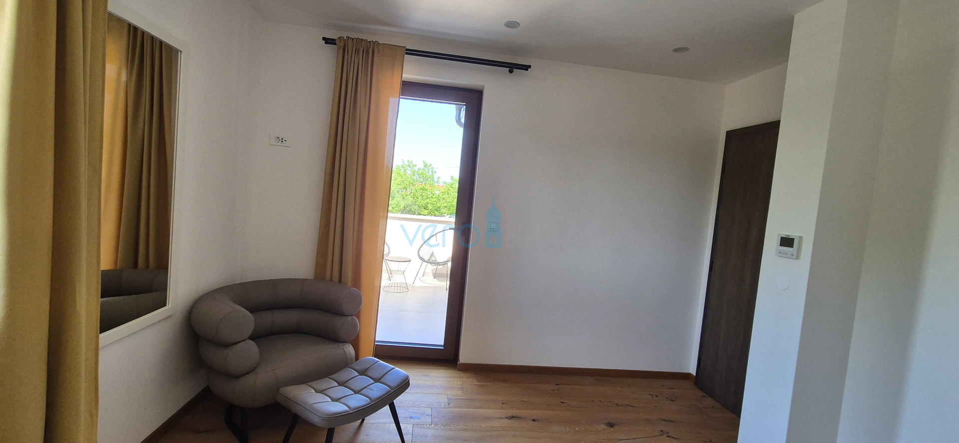 Grad Krk, šira okolica, dvojna kuća, novogradnja, bazen, prodaja