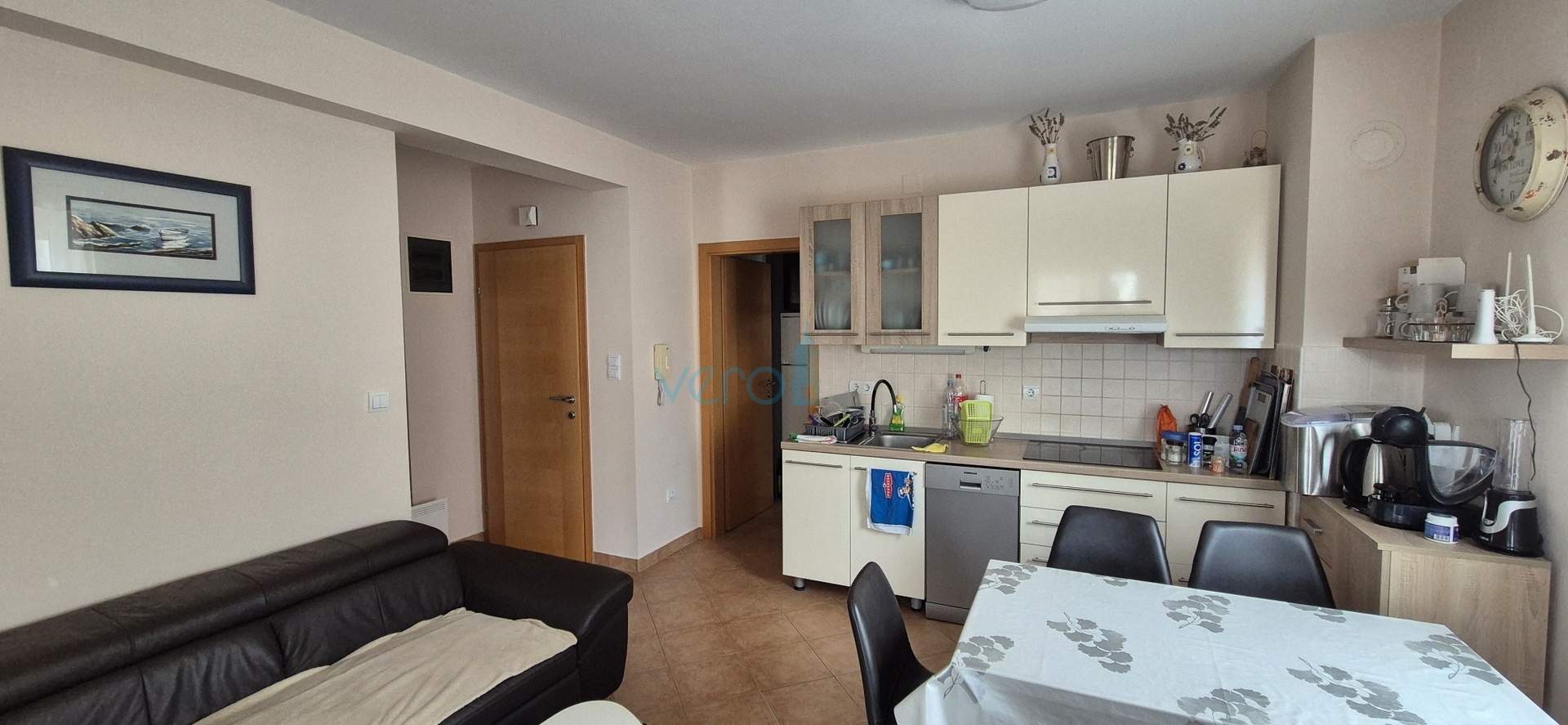 Stadt Krk, Zweizimmerwohnung im Erdgeschoss, Grundstück 103 m2, Verkauf