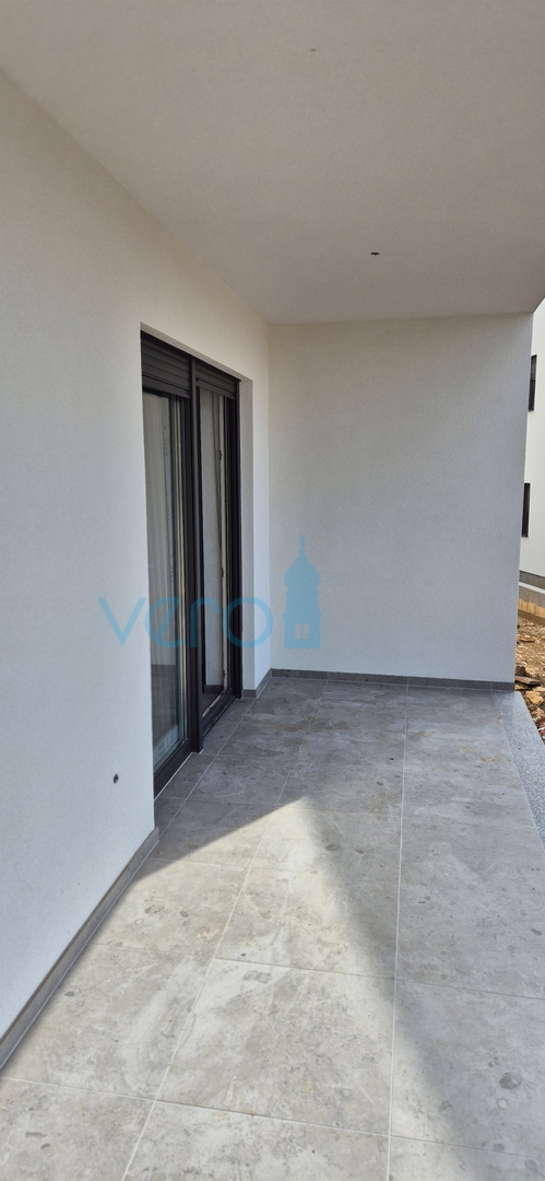 Uvala Soline, otok Krk, dvosoban stan na katu, pogled, novogradnja, prodaja