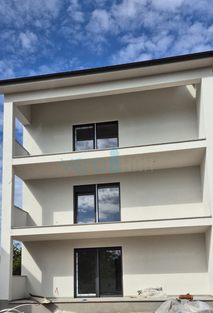 Uvala Soline, otok Krk, dvosoban stan na katu, pogled, novogradnja, prodaja