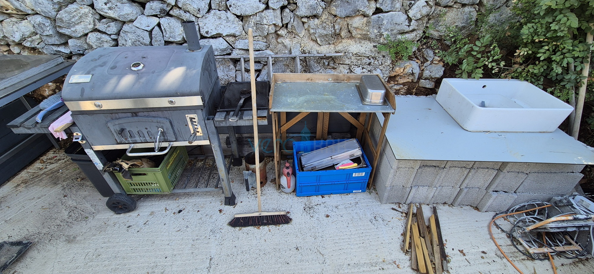 Kvarner, Novi Vinodolski, Klenovica - parcela 566m2, kuća s bazenom, pogled na more, prodaja