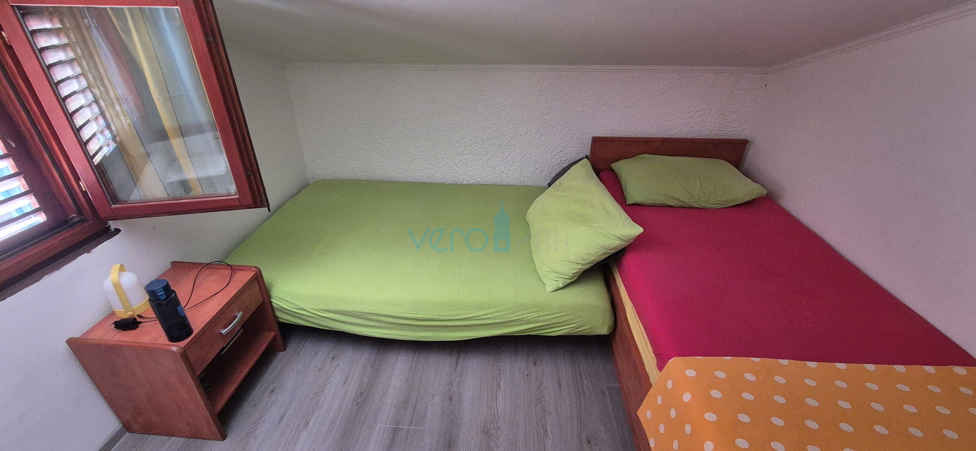 Crikvenica, Zentrum - 62 m2, 2 Zimmer/Wohnzimmer, zweite Reihe zum Meer, Verkauf